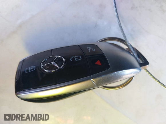 2019 Mercedes-Benz E 300 with VIN WDDZF4JB1KA686212, listed as a IAAI auction lot 41891840 with 30,088 mi miles and . Bid and sale history available at DreamBid. Image 11.