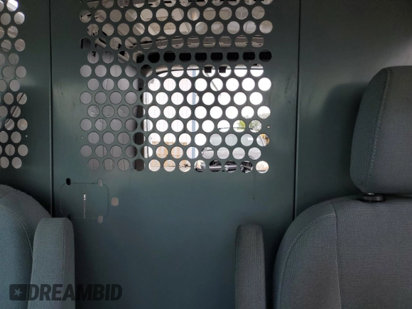 2015 Ford Transit Cargo z VIN 1FTNR1CG0FKA53031, wystawiony jako Copart lot #57058125 z przebiegiem 158 378 mil mil oraz Szkoda całkowita • Salvage title. Historia ofert i sprzedaży dostępna na DreamBid. Obrazek 10.