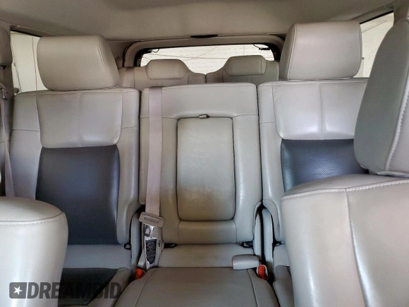 2008 Jeep Commander Limited with VIN 1J8HH58N28C130633, listed as a Copart auction lot 61009065 with 206,121 mi miles and Salvage title. Bid and sale history available at DreamBid. Image 10.