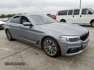 2018 BMW 5 Series 530i z VIN WBAJA5C51JWA37384, wystawiony jako Copart lot #55061215 z przebiegiem 113 809 mil mil oraz Szkody całkowita. Historia ofert i sprzedaży dostępna na DreamBid. Obrazek 4.