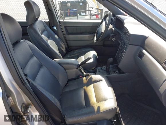 1997 Volvo 850 с VIN YV1LW5642V2323507, выставлен на аукционе IAAI как лот 41704252 с пробегом 210 727 миль миль и . История ставок и продаж доступна на DreamBid. Изображение 5.