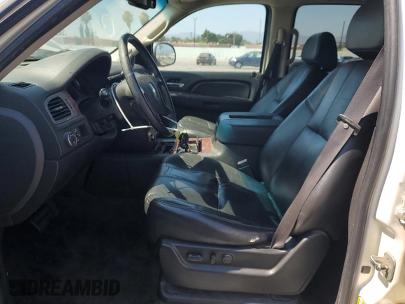 2008 Chevrolet Suburban LTZ with VIN 1GNFC16J88R220573, listed as a Copart auction lot 64887315 with 281,245 mi miles and Clean title. Bid and sale history available at DreamBid. Image 7.