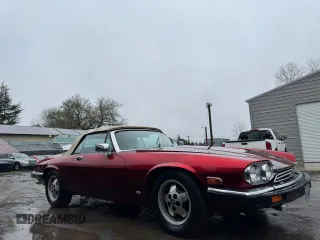 1988 Jaguar XJS z VIN SAJNV5847JC139362, wystawiony jako Copart lot #41543425 z przebiegiem 58 112 mil mil oraz Tytuł czysty. Historia ofert i sprzedaży dostępna na DreamBid. Obrazek 1.