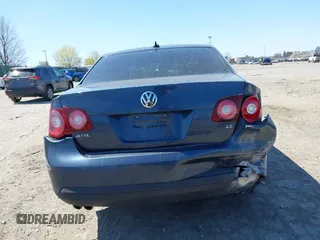 2008 Volkswagen Jetta SE with VIN 3VWRZ71K28M092871, listed as a IAAI auction lot 42059585 with Not provided miles and . Bid and sale history available at DreamBid. Image 15.