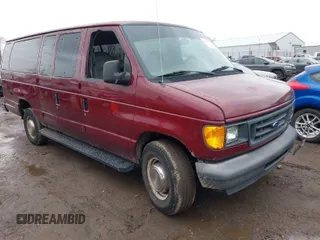 2003 Ford Econoline Passenger XL with VIN 1FBSS31L63HA93064, listed as a IAAI auction lot 41939642 with 190,495 mi miles. Bid and sale history available at carsss.com. Image 1.