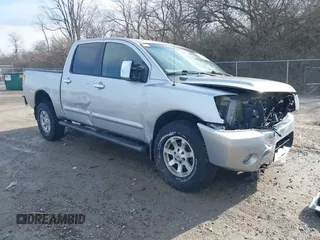 2005 Nissan Titan SE with VIN 1N6BA07B15N543247, listed as a IAAI auction lot 41152742 with 172,088 mi miles. Bid and sale history available at carsss.com. Image 1.