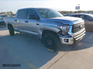2021 Toyota Tundra 2WD SR5 with VIN 5TFEY5F16MX288471, listed as a IAAI auction lot 41412744 with 30,220 mi miles. Bid and sale history available at carsss.com. Image 1.