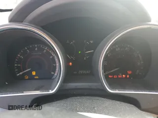 2010 Toyota Highlander with VIN 5TDZK3EH2AS017415, listed as a Copart auction lot 60332305 with 289,682 mi miles and Salvage title. Bid and sale history available at DreamBid. Image 9.