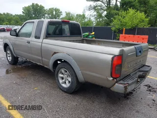 2001 Nissan Frontier XE z VIN 1N6DD26SX1C318540, wystawiony jako IAAI lot #42361846 z przebiegiem 286 072 mil mil oraz . Historia ofert i sprzedaży dostępna na DreamBid. Obrazek 3.