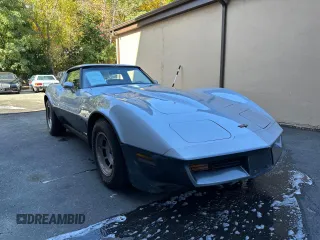 1982 Chevrolet Corvette z VIN 1G1AY8789C5101514, wystawiony jako Copart lot #87106344 z przebiegiem 3 012 mil mil oraz Czysty tytuł • Clean title. Historia ofert i sprzedaży dostępna na DreamBid. Obrazek 1.
