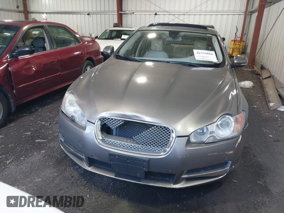 2010 Jaguar XF Premium Luxury with VIN SAJWA0GB4ALR51687, listed as a IAAI auction lot 41559866 with 162,997 mi miles. Bid and sale history available at carsss.com. Image 6.