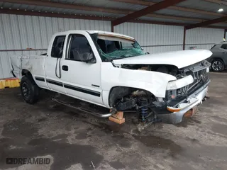 2001 Chevrolet Silverado 1500 LT with VIN 2GCEC19T211399144, listed as a IAAI auction lot 41528968 with 193,357 mi miles. Bid and sale history available at carsss.com. Image 1.