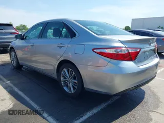 2015 Toyota Camry XLE with VIN 4T1BF1FK1FU100580, listed as a IAAI auction lot 42002060 with 111,739 mi miles. Bid and sale history available at carsss.com. Image 3.
