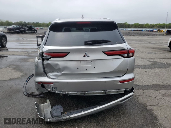 2022 Mitsubishi Outlander SEL z VIN JA4J4VA88NZ030435, wystawiony jako Copart lot #56203155 z przebiegiem 39 055 mil mil oraz Szkoda całkowita • Salvage title. Historia ofert i sprzedaży dostępna na DreamBid. Obrazek 6.