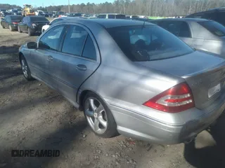 2005 Mercedes-Benz C 320 с VIN WDBRF64J85F666828, выставлен на аукционе IAAI как лот 41214432 с пробегом 269 425 миль миль и . История ставок и продаж доступна на DreamBid. Изображение 3.
