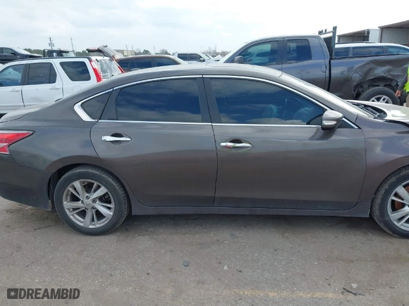 2014 Nissan Altima 2.5 S with VIN 1N4AL3AP4EC268747, listed as a IAAI auction lot 41523208 with NaN miles. Bid and sale history available at carsss.com. Image 13.