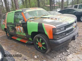 1995 Chevrolet Tahoe z VIN 1GNEC13K8SJ398465, wystawiony jako IAAI lot #41750642 z przebiegiem 233 251 mil mil oraz . Historia ofert i sprzedaży dostępna na DreamBid. Obrazek 1.