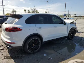 2015 Porsche Cayenne Turbo z VIN WP1AC2A21FLA81202, wystawiony jako Copart lot #45562605 z przebiegiem 72 979 mil mil oraz Szkoda całkowita • Salvage title. Historia ofert i sprzedaży dostępna na DreamBid. Obrazek 3.