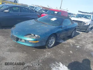 1995 Chevrolet Camaro Z28 z VIN 2G1FP32P5S2196335, wystawiony jako IAAI lot #41261378 z przebiegiem 126 260 mil mil oraz . Historia ofert i sprzedaży dostępna na DreamBid. Obrazek 2.