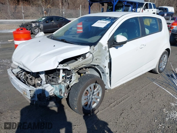 2020 Chevrolet Sonic LT z VIN 1G1JG6SB6L4110185, wystawiony jako IAAI lot #41351600 z przebiegiem 68 813 mil mil oraz . Historia ofert i sprzedaży dostępna na DreamBid. Obrazek 18.