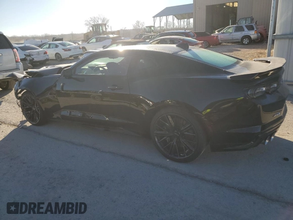 2023 Chevrolet Camaro ZL1 z VIN 1G1FK1R62P0135825, wystawiony jako Copart lot #84081194 z przebiegiem 57 719 mil mil oraz Szkody całkowita. Historia ofert i sprzedaży dostępna na DreamBid. Obrazek 2.