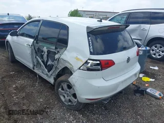 2016 Volkswagen Golf TSI S z VIN 3VW217AUXGM015805, wystawiony jako IAAI lot #42183579 z przebiegiem 143 061 mil mil oraz . Historia ofert i sprzedaży dostępna na DreamBid. Obrazek 3.