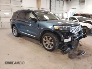 2020 Ford Explorer Platinum with VIN 1FM5K8HC7LGC23964, listed as a IAAI auction lot 41260236 with 43,975 mi miles. Bid and sale history available at carsss.com. Image 1.