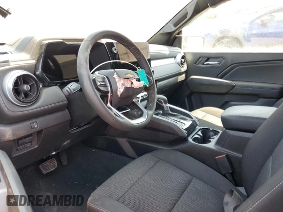 2024 Chevrolet Colorado 4WD LT z VIN 1GCPTCEK4R1185601, wystawiony jako Copart lot #56125935 z przebiegiem 3 747 mil mil oraz Szkoda całkowita • Salvage title. Historia ofert i sprzedaży dostępna na DreamBid. Obrazek 8.