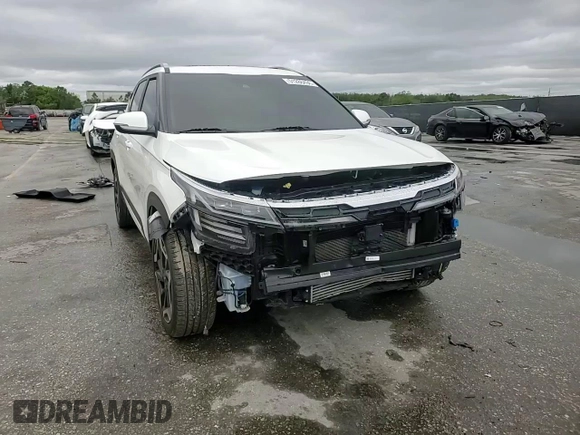 2024 Kia Seltos SX z VIN KNDETCA71R7553593, wystawiony jako Copart lot #51286435 z przebiegiem 23 644 mil mil oraz Szkoda całkowita • Salvage title. Historia ofert i sprzedaży dostępna na DreamBid. Obrazek 15.