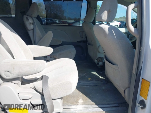 2011 Toyota Sienna LE AAS with VIN 5TDKK3DC5BS057805, listed as a IAAI auction lot 41630470 with 172,345 mi miles. Bid and sale history available at carsss.com. Image 8.