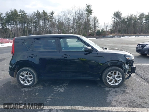 2020 Kia Soul S with VIN KNDJ23AU2L7014639, listed as a IAAI auction lot 41710687 with 99,590 mi miles. Bid and sale history available at carsss.com. Image 13.
