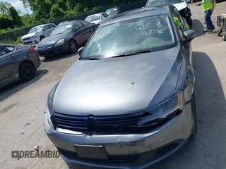 2012 Volkswagen Jetta SE z VIN 3VWDP7AJ4CM323219, wystawiony jako IAAI lot #42290353 z przebiegiem 313 663 mil mil oraz . Historia ofert i sprzedaży dostępna na DreamBid. Obrazek 6.