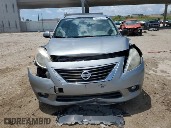 2013 Nissan Versa SV with VIN 3N1CN7AP8DL887524, listed as a Copart auction lot 61594045 with 92,094 mi miles and Salvage title. Bid and sale history available at DreamBid. Image 5.
