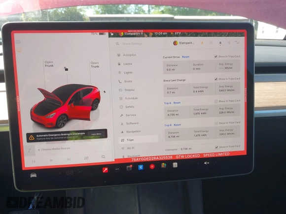 2024 Tesla Model Y z VIN 7SAYGDED2RA325538, wystawiony jako IAAI lot #42180492 z przebiegiem 8 738 mil mil oraz . Historia ofert i sprzedaży dostępna na DreamBid. Obrazek 7.