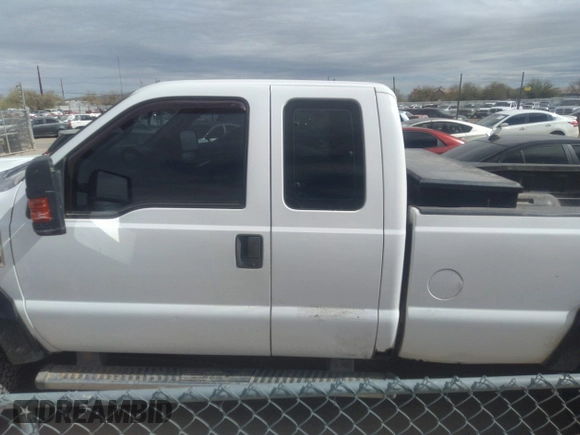2008 Ford Super Duty F-250 SRW XL with VIN 1FTSX21538EE24913, listed as a IAAI auction lot 41279613 with 288,360 mi miles. Bid and sale history available at carsss.com. Image 14.