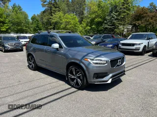 2019 Volvo XC90 R-Design z VIN YV4A22PM9K1440828, wystawiony jako Copart lot #58994785 z przebiegiem 153 481 mil mil oraz Czysty tytuł • Clean title. Historia ofert i sprzedaży dostępna na DreamBid. Obrazek 2.