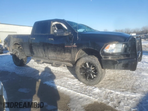 2016 Ram 2500 Tradesman z VIN 3C6UR5CL1GG161710, wystawiony jako Copart lot #87543575 z przebiegiem 172 781 mil mil oraz Szkoda całkowita • Salvage title. Historia ofert i sprzedaży dostępna na DreamBid. Obrazek 4.