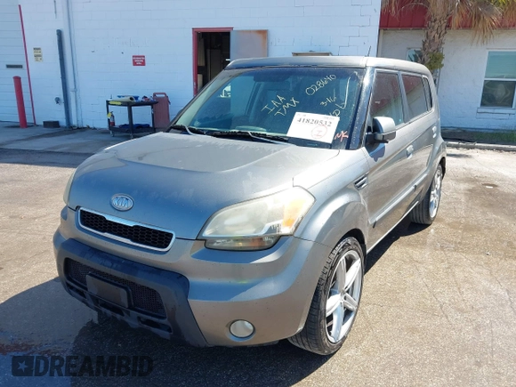 2010 Kia Soul + with VIN KNDJT2A29A7028640, listed as a IAAI auction lot 41820532 with 303,975 mi miles. Bid and sale history available at carsss.com. Image 6.