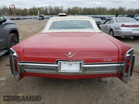 1966 Cadillac DeVille z VIN F6287812, wystawiony jako Copart lot #76001014 z przebiegiem 83 176 mil mil oraz Czysty tytuł • Clean title. Historia ofert i sprzedaży dostępna na DreamBid. Obrazek 6.