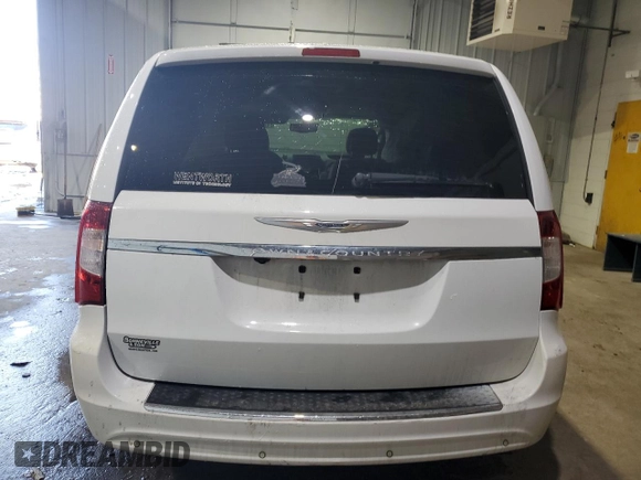2014 Chrysler Town & Country Touring-L with VIN 2C4RC1CGXER133391, listed as a Copart auction lot 47165895 with 69,324 mi miles and Salvage Title. Bid and sale history available at carsss.com. Image 6.