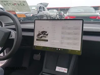 2025 Tesla Model 3 Long Range с VIN 5YJ3E1EB5SF893625, выставлен на аукционе IAAI как лот 42476724 с пробегом 4 445 миль миль и . История ставок и продаж доступна на DreamBid. Изображение 18.