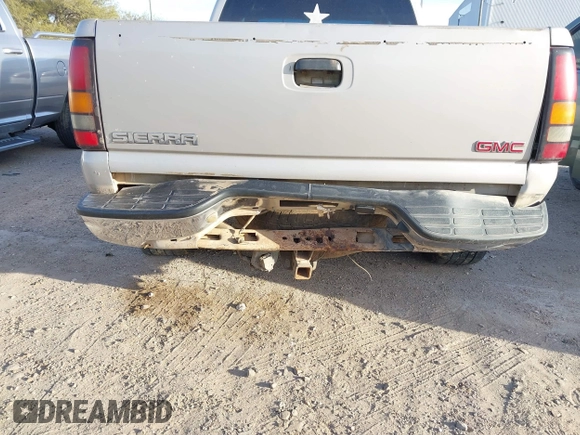 2006 GMC Sierra 1500 SLE1 z VIN 1GTEC19Z76Z174978, wystawiony jako IAAI lot #41822592 z przebiegiem 470 057 mil mil oraz . Historia ofert i sprzedaży dostępna na DreamBid. Obrazek 6.