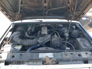 1990 Ford Ranger z VIN 1FTCR14T7LPB00718, wystawiony jako IAAI lot #42756062 z przebiegiem 77 393 mil mil oraz . Historia ofert i sprzedaży dostępna na DreamBid. Obrazek 10.