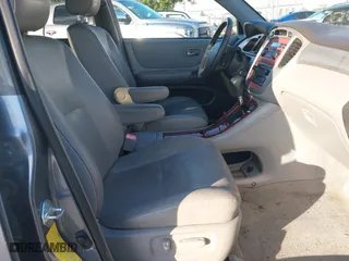 2006 Toyota Highlander w/3rd Row with VIN JTEEP21A560157211, listed as a IAAI auction lot 41879638 with 176,010 mi miles. Bid and sale history available at carsss.com. Image 5.
