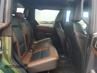2024 Ford Bronco Outer Banks z VIN 1FMEE8BP9RLA50791, wystawiony jako Copart lot #55219925 z przebiegiem 27 910 mil mil oraz Szkoda całkowita • Salvage title. Historia ofert i sprzedaży dostępna na DreamBid. Obrazek 11.