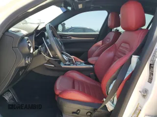 2022 Alfa Romeo Stelvio Veloce z VIN ZASPAKBN1N7D37198, wystawiony jako Copart lot #57309105 z przebiegiem 41 515 mil mil oraz Szkoda całkowita • Salvage title. Historia ofert i sprzedaży dostępna na DreamBid. Obrazek 7.