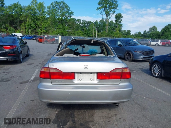 1998 Honda Accord LX z VIN 1HGCG5642WA268665, wystawiony jako IAAI lot #42183420 z przebiegiem 254 417 mil mil oraz . Historia ofert i sprzedaży dostępna na DreamBid. Obrazek 15.