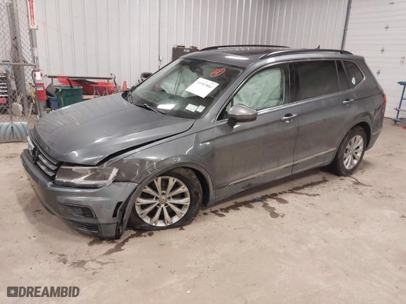 2018 Volkswagen Tiguan SEL with VIN 3VV3B7AX9JM125297, listed as a IAAI auction lot 41983886 with 82,429 mi miles. Bid and sale history available at carsss.com. Image 17.