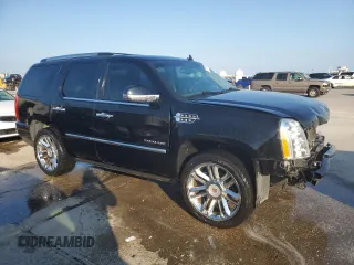 2013 Cadillac Escalade Platinum Edition with VIN 1GYS4DEF3DR125023, listed as a Copart auction lot 71715734 with 152,885 mi miles and Salvage Title. Bid and sale history available at carsss.com. Image 4.