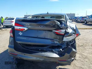 2020 Ford Fusion SE with VIN 3FA6P0HD0LR147782, listed as a IAAI auction lot 41801234 with 46,471 mi miles. Bid and sale history available at carsss.com. Image 17.
